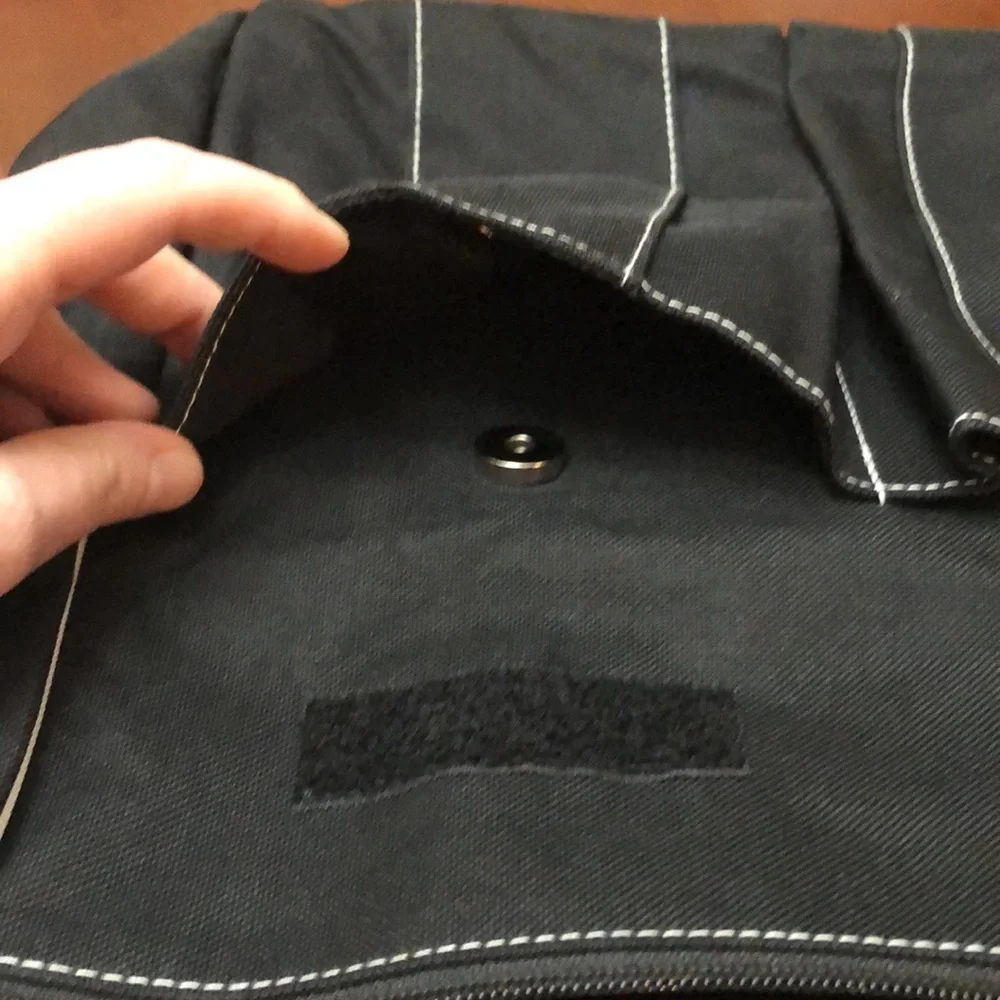 Skip Hop Messenger Bag black